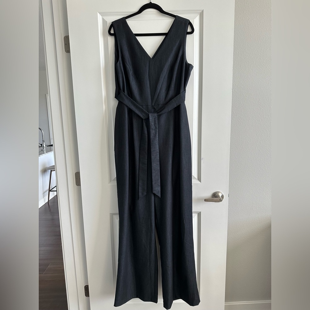 Elegant Black Sleeveless Jumpsuit